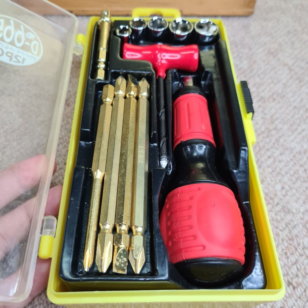 12 PCS. GESUKE SERIES SCREWDRIVER BIT (MAGNETIC) & SOCKET SET CARPENTRY TOOLS MADE IN TAIWAN (Category: Construction Tools & Equipment) located in Bulacan. Submitted by sakurajade (Listing ID 1247531709, Image 3). Description: 12 PCS. GESUKE SERIES SCREWDRIVER BIT (MAGNETIC) & SOCKET SET CARPENTRY TOOLS MADE IN TAIWAN 👉 Price: P950 ONLY 👉 Box Size: W20 x D10.5 x H5cm ✅️ Good condition, as good as new, new arrival, multi-purpose tools, handy, pl