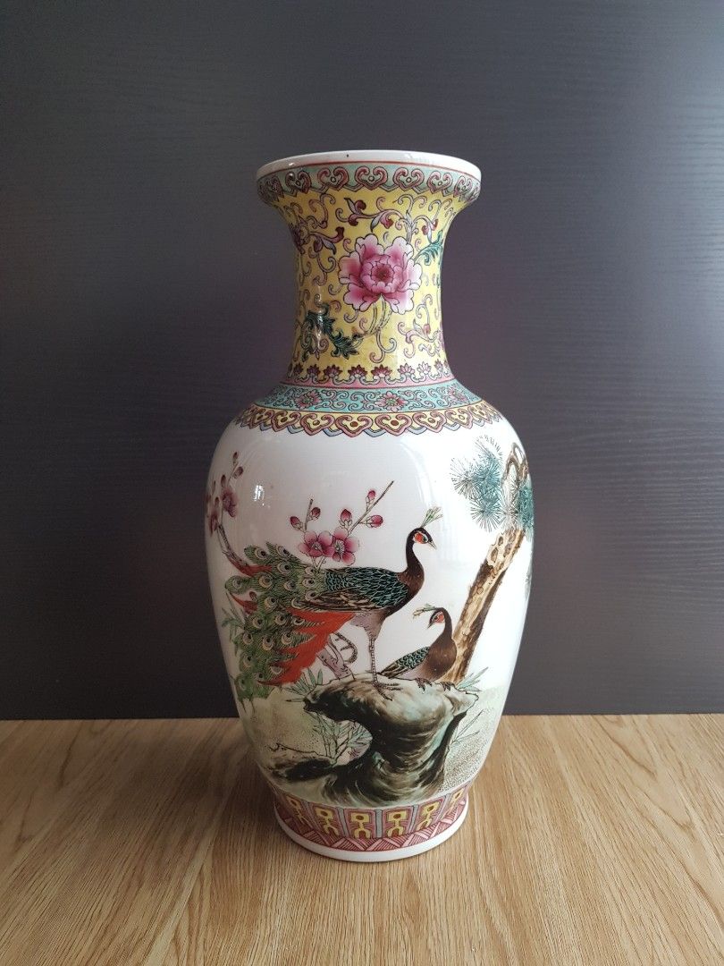 中国景德镇孔雀瓷器花瓶China jingdezhen Porcelain Vase, Hobbies