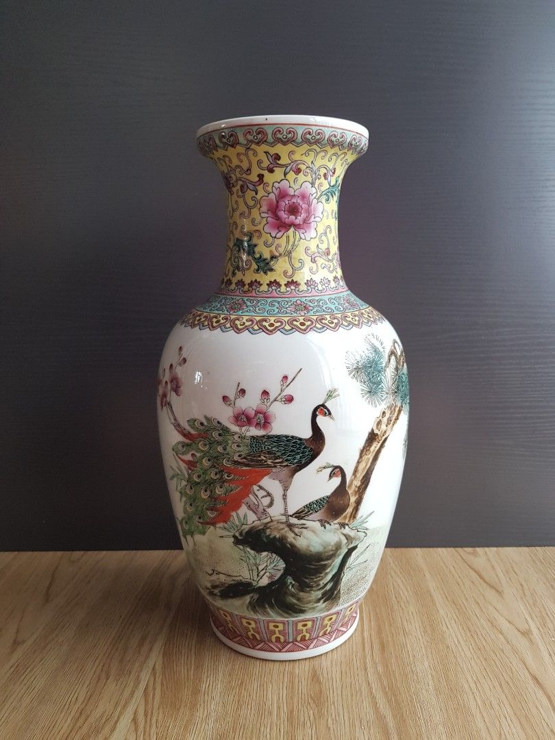 中国景德镇孔雀瓷器花瓶China jingdezhen Porcelain Vase, Hobbies 