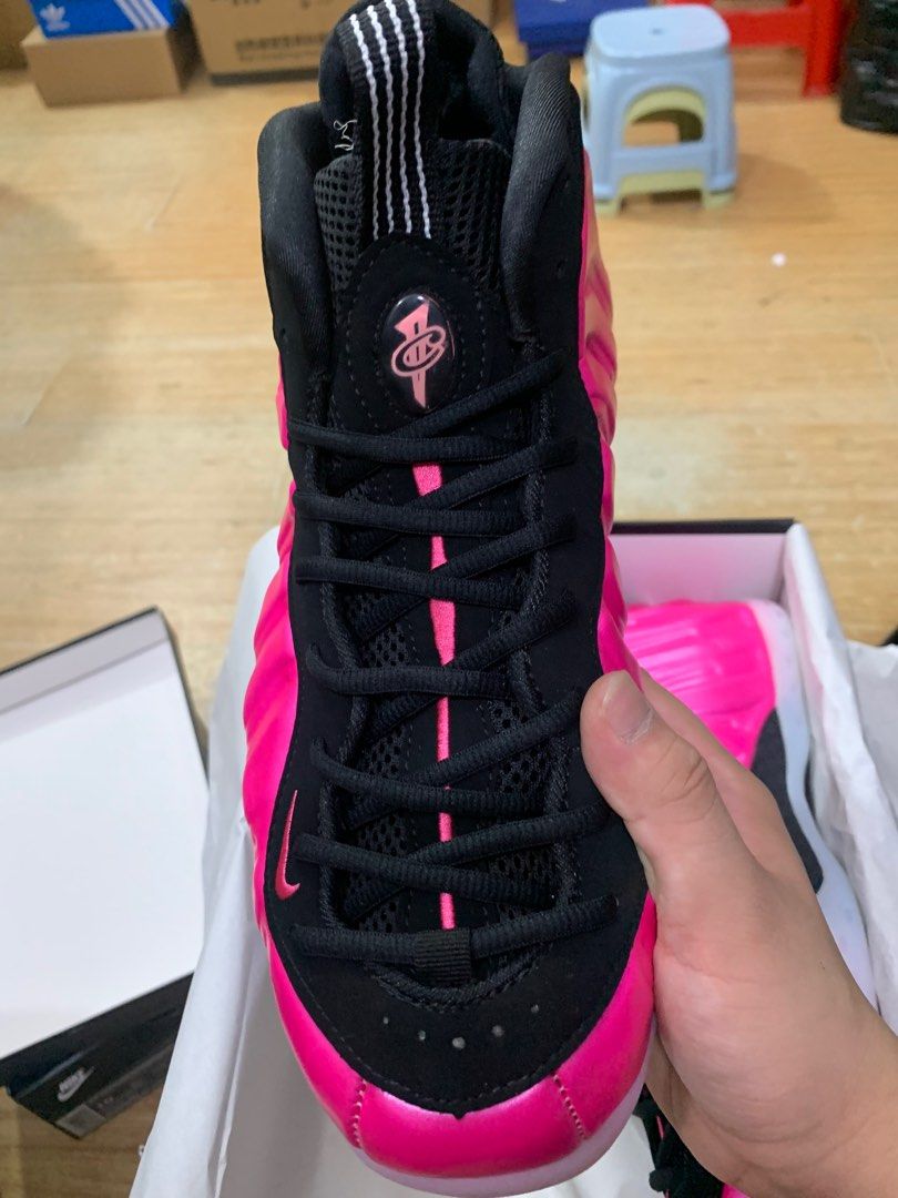 全新盒裝 US9/9.5/10號 Nike Air Foamposite One 粉紅 太空鞋 價格：3000元含運/  高雄可自取/寄送方式：7-11、全家店到店、蝦皮店到店、OK超商