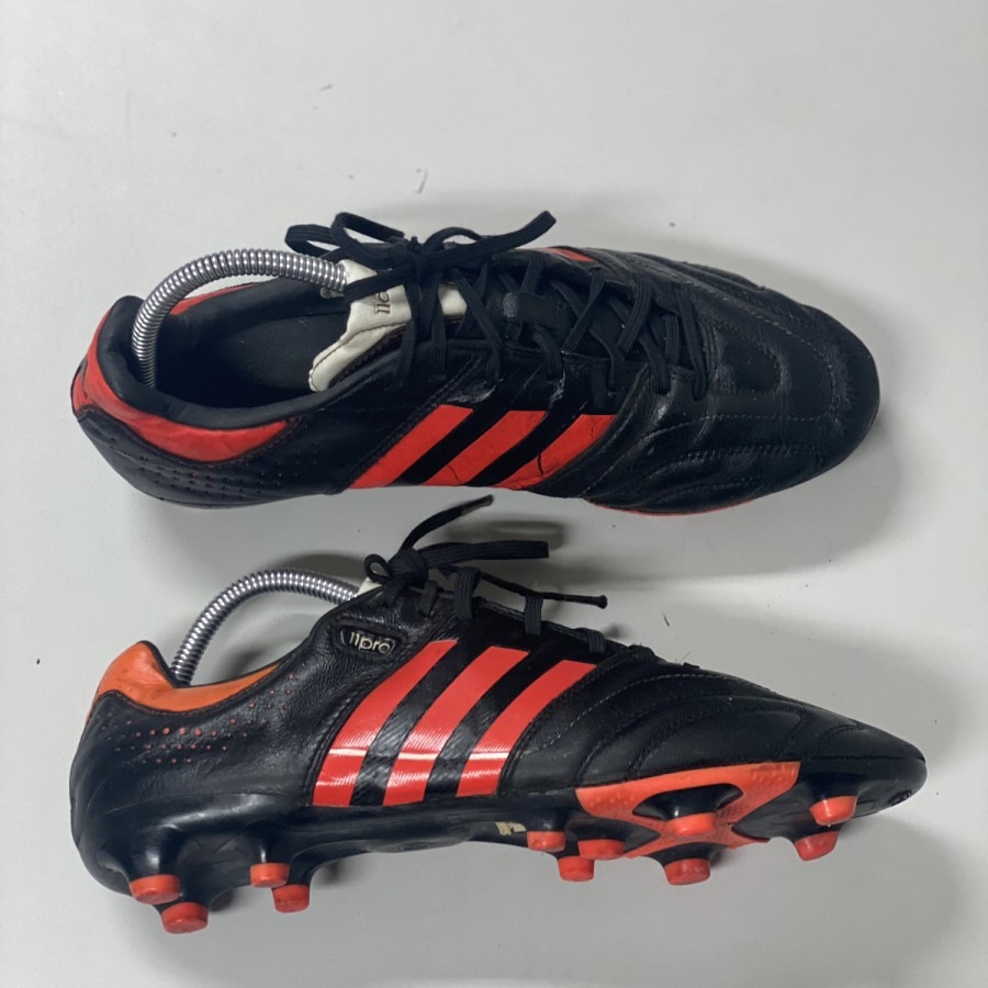 Harga sepatu bola adidas 11 pro hotsell
