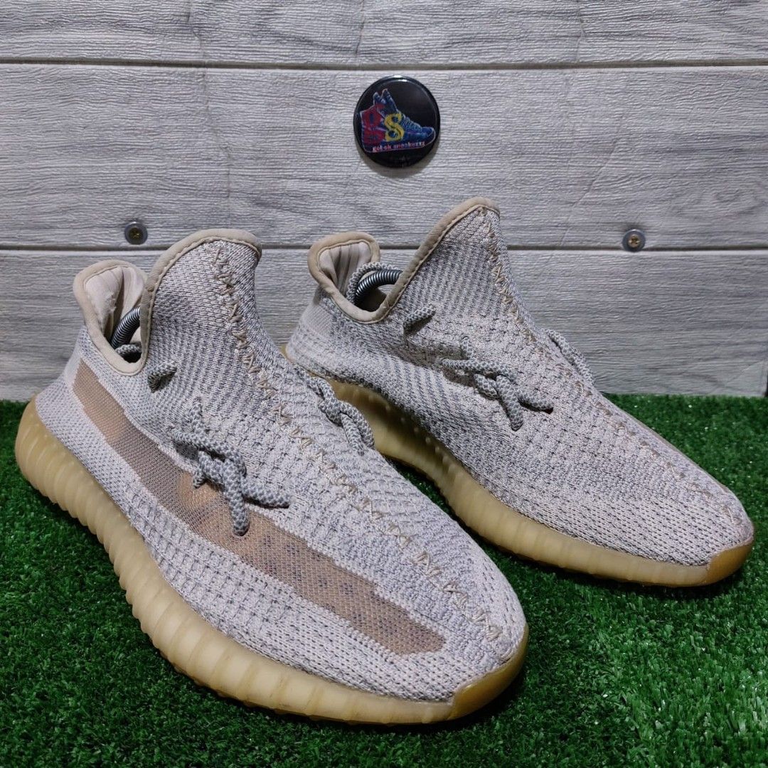 ADIDAS YEEZY BOOST 350, Men's Fashion, Footwear, Sneakers on Carousell