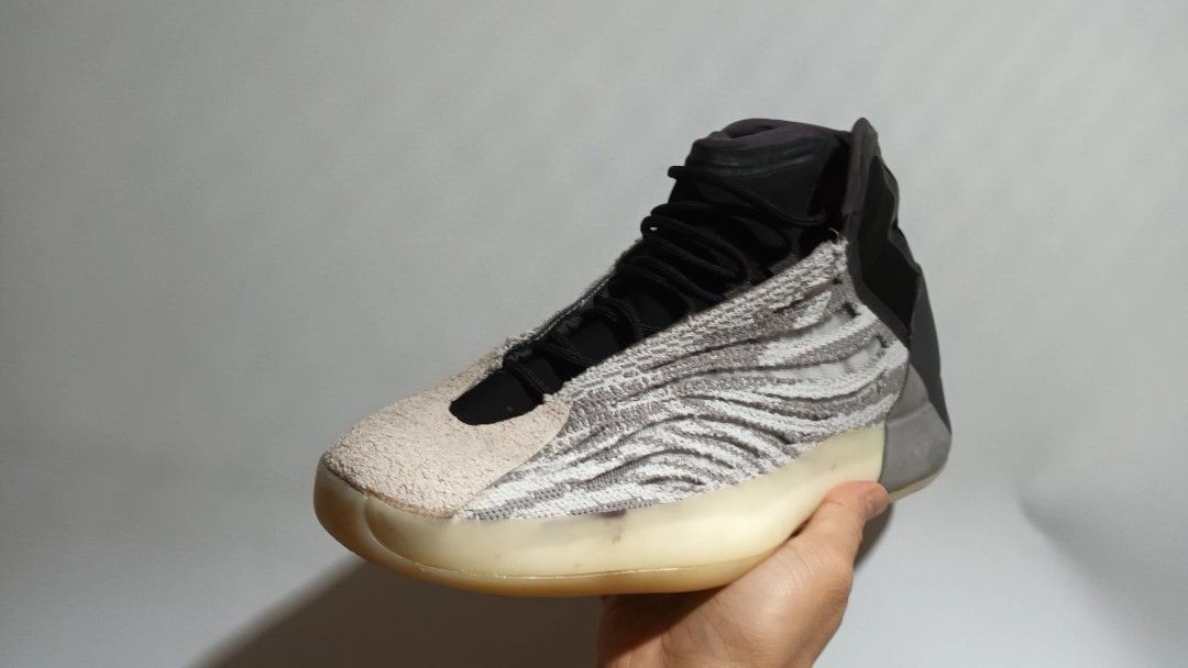 Adidas yeezy on sale quantum uk