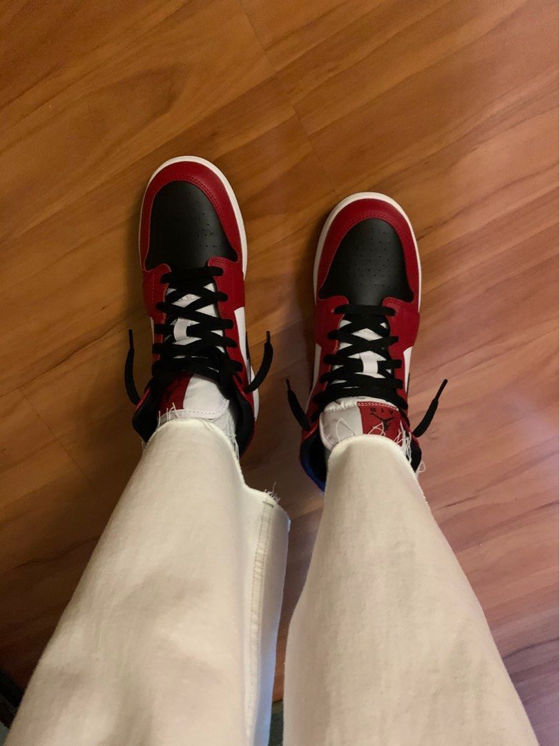 Jordan 1 black deals gym red on feet