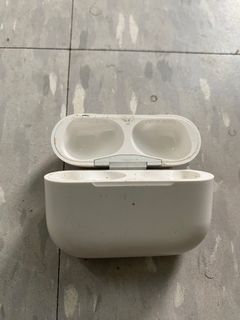 AirPod pro charger case