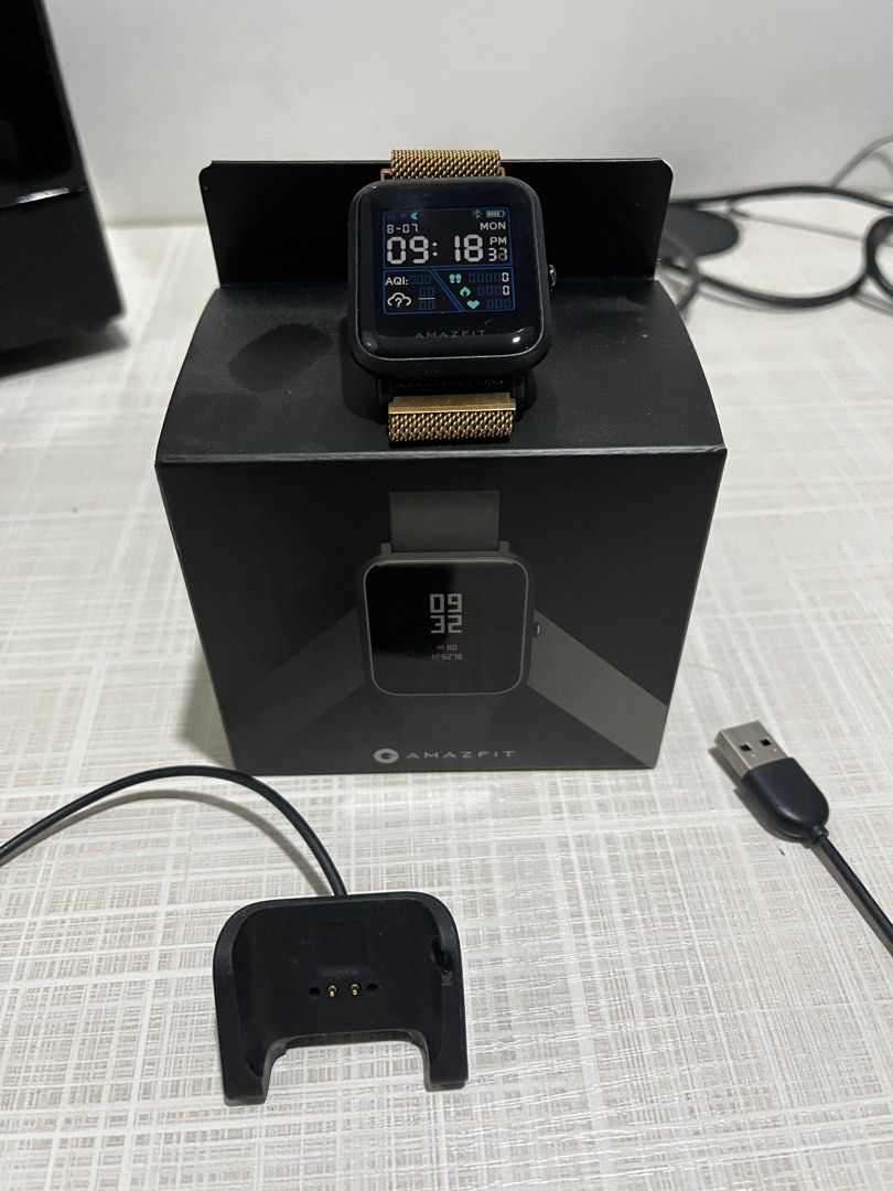 Amazfit bip (Category: Women's Watches) located in Makati City. Submitted by eric103 (Listing ID 1247655878, Image 1). Description: Amazfit bip smart watch Onyx black Lightly used Rose gold Mesh bracelet Charger Box.