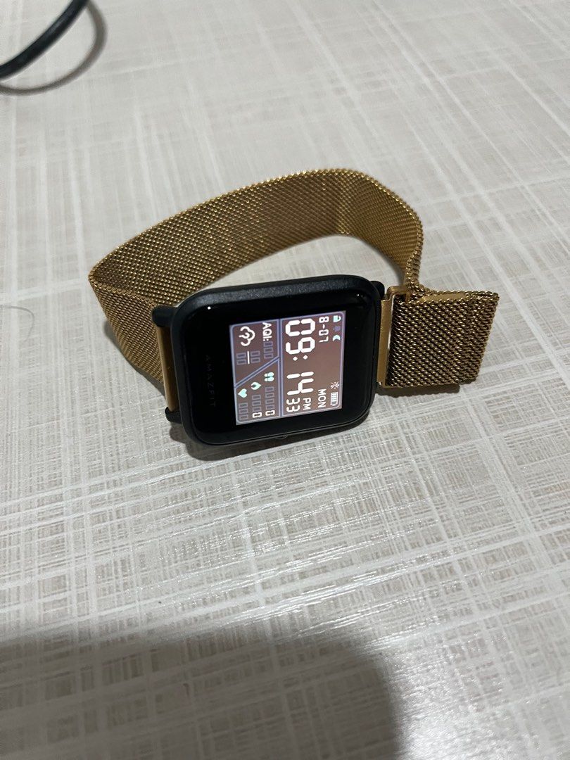 Amazfit bip (Category: Women's Watches) located in Makati City. Submitted by eric103 (Listing ID 1247655878, Image 3). Description: Amazfit bip smart watch Onyx black Lightly used Rose gold Mesh bracelet Charger Box.