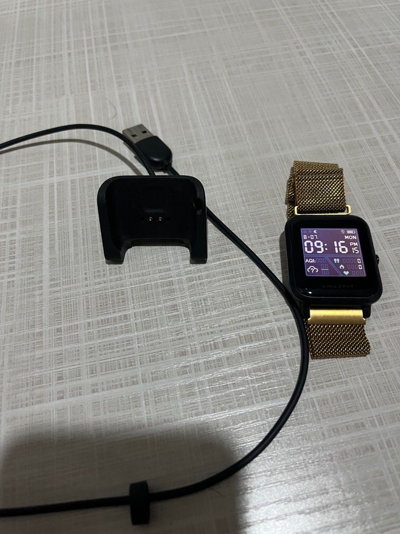 Amazfit bip (Category: Women's Watches) located in Makati City. Submitted by eric103 (Listing ID 1247655878, Image 2). Description: Amazfit bip smart watch Onyx black Lightly used Rose gold Mesh bracelet Charger Box.