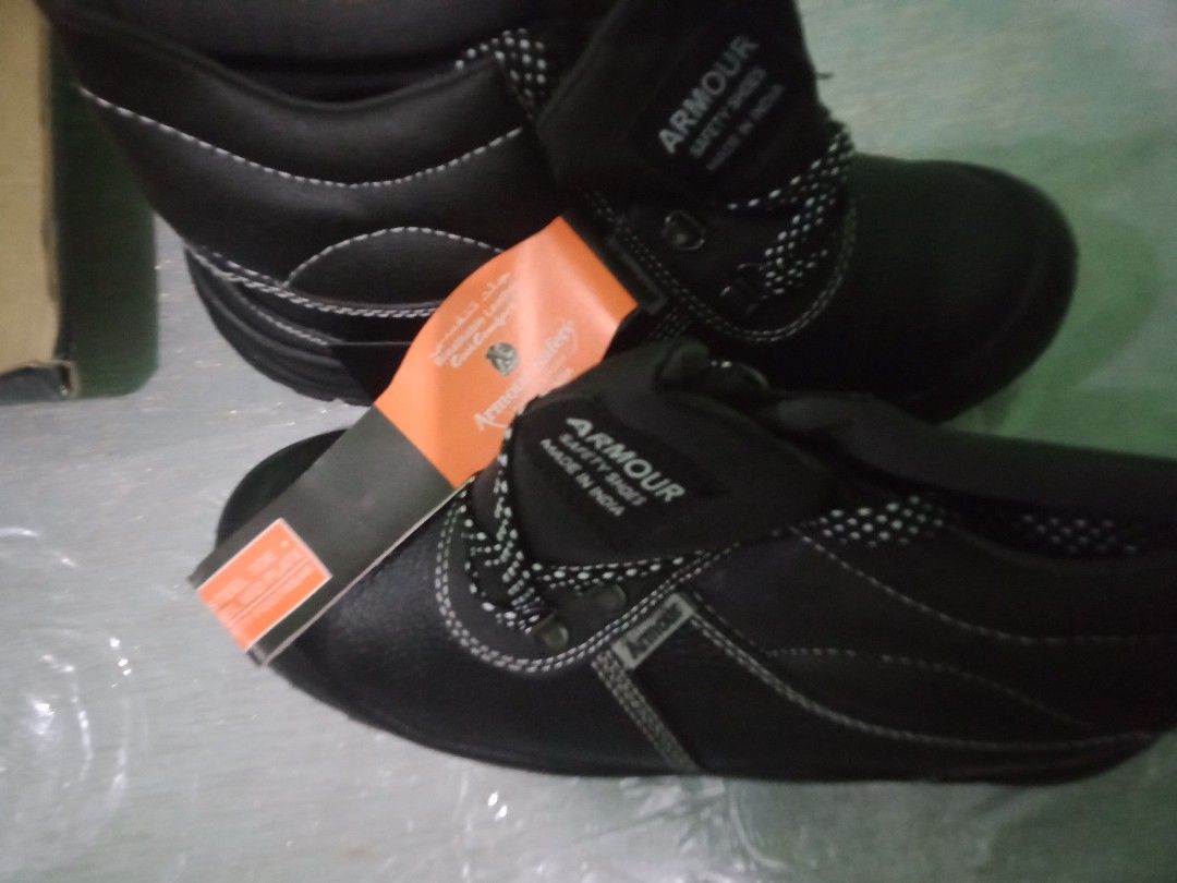 Armour safety shoes top