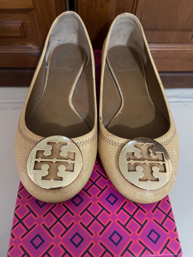 Authentic Lightly used Tory Burch reva flats in beige size 8C