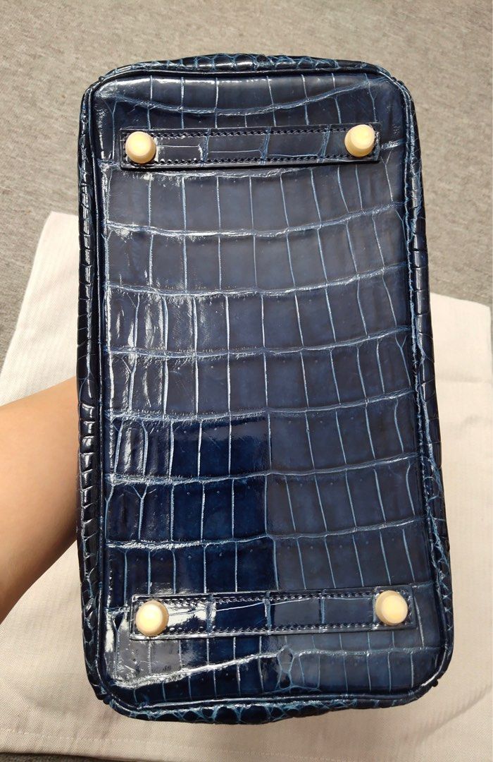 Muscular Nilo Crocodile bellyskin BK 30cm Blue Marine, Gold Hardware,  Women's Fashion, Bags & Wallets, Tote Bags on Carousell