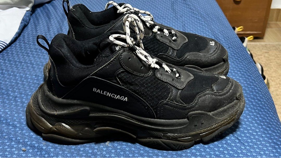 Balenciaga triple s all black distressed hotsell