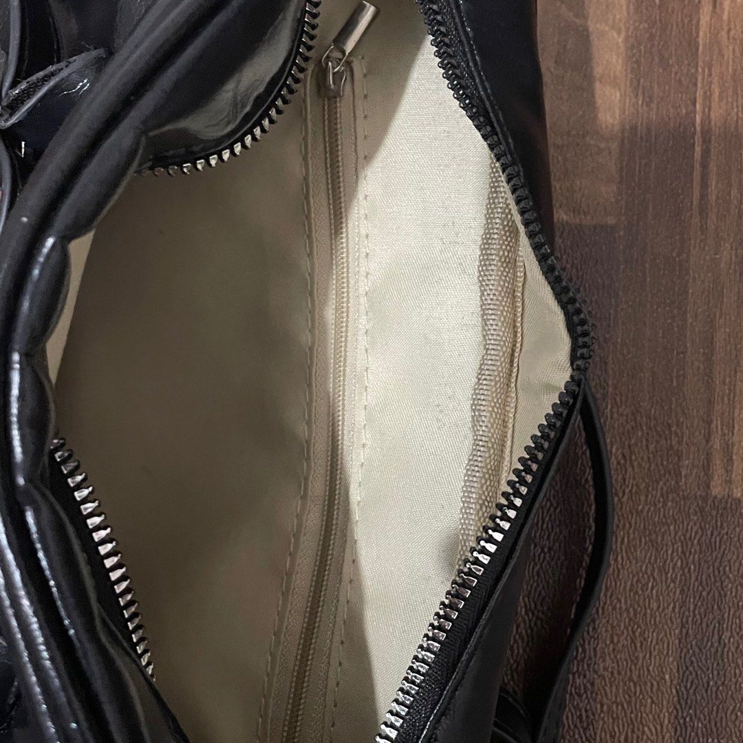 Soft leather ROCK RUFFLES Shoulder Bag with Adjustable Shoulder Chain