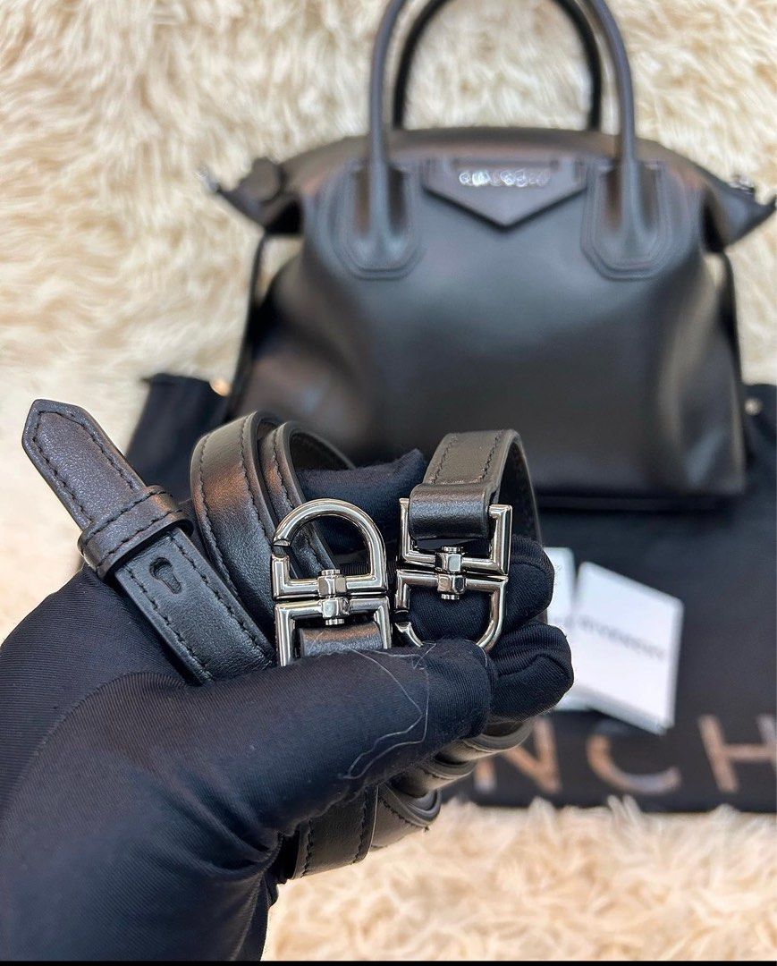 Bnew soft antigona (Category: Luxury Bags & Wallets) located in Santa Ana. Submitted by astonandariana (Listing ID 1247586793, Image 2). Description: .