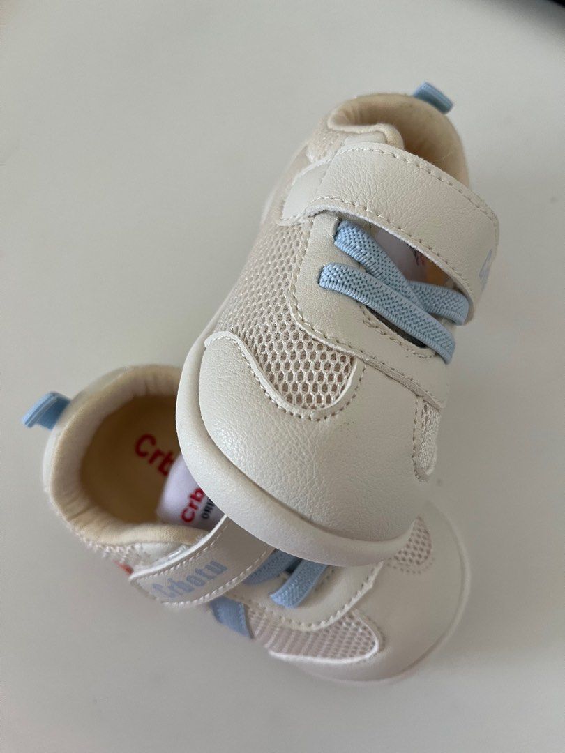 Brand new baby shoes