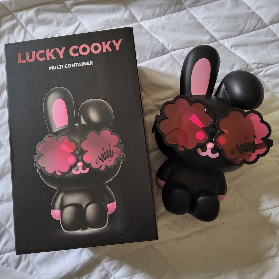BTS - BT21 - LUCKY COOKY BLACK EDITION (MULTI CONTAINER), Hobbies