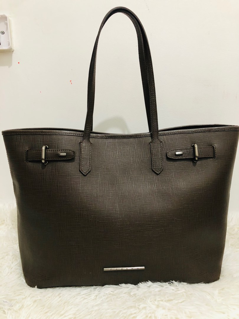 Carlyn Tote Bag on Carousell