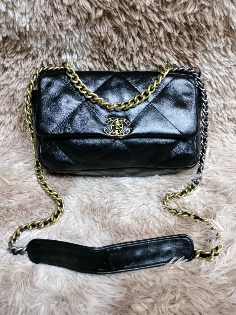 Chanel - Chanel 19 Flap Bag - Small - Black Lambskin - MHW