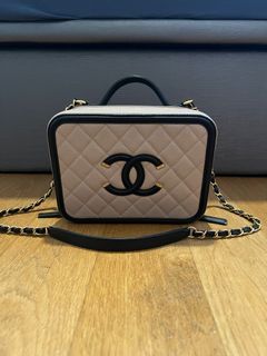 Authenticated Chanel CC Filigree Caviar Vanity Case Black Leather Bag