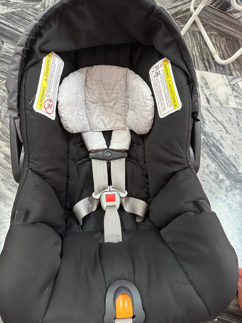 Chicco Keyfit 30 with base, Babies & Kids, Going Out, Car Seats on