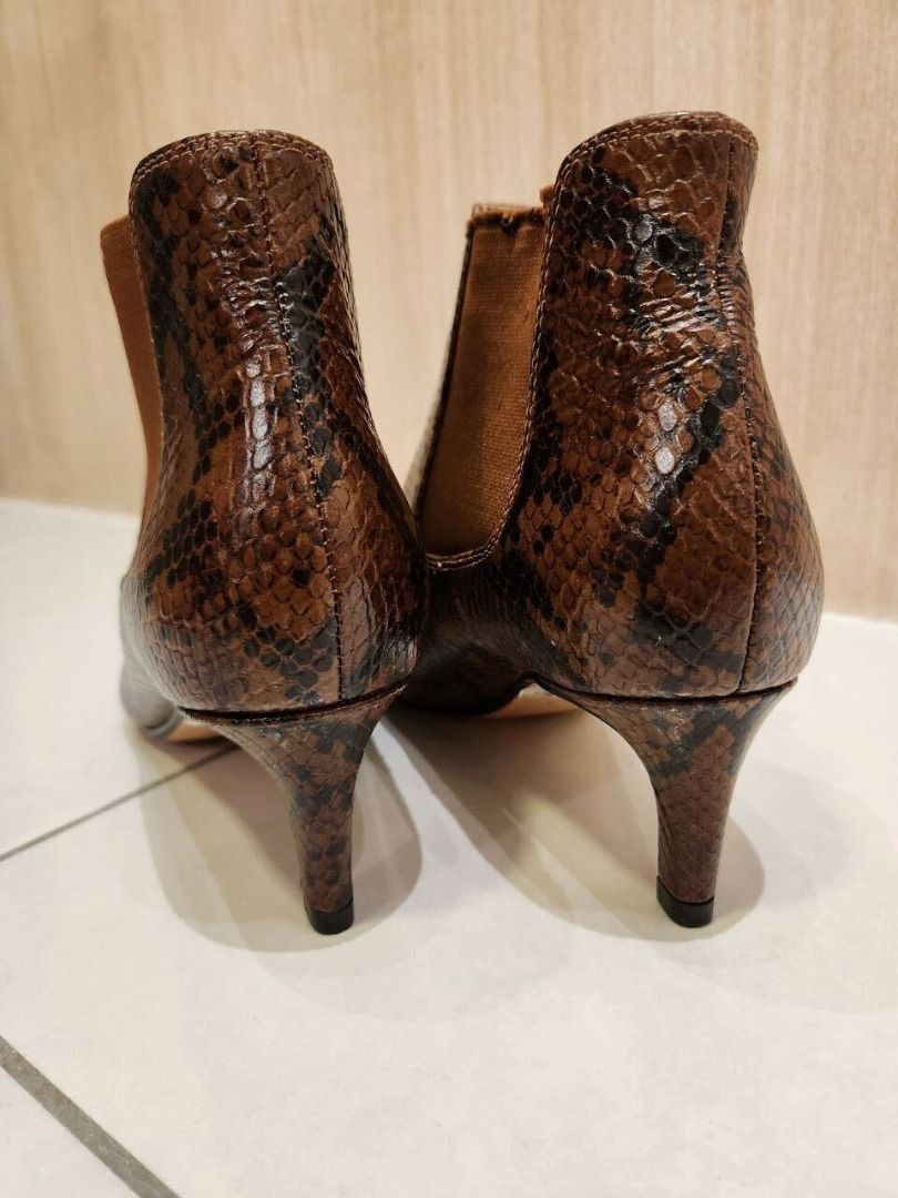 Clarks Leather Boot Size UK 5 US 7.5 Women s Fashion Footwear Boots on Carousell