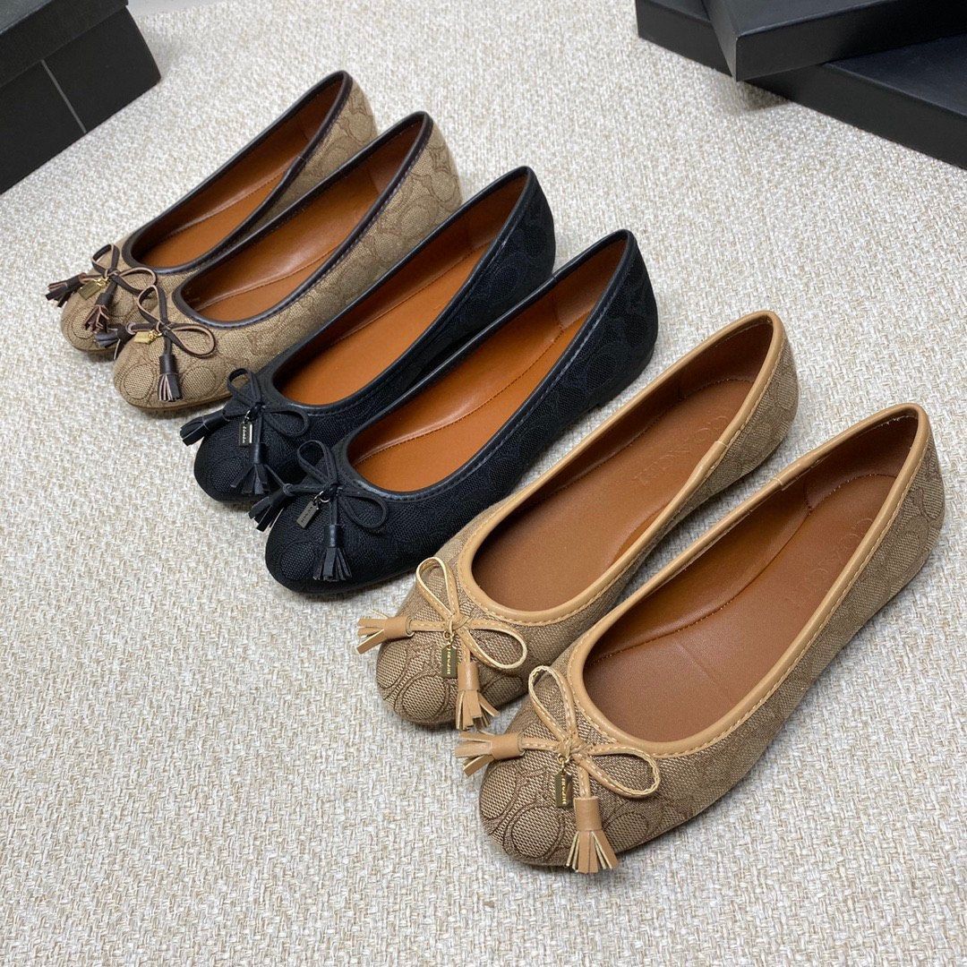 Coach sales bea flat