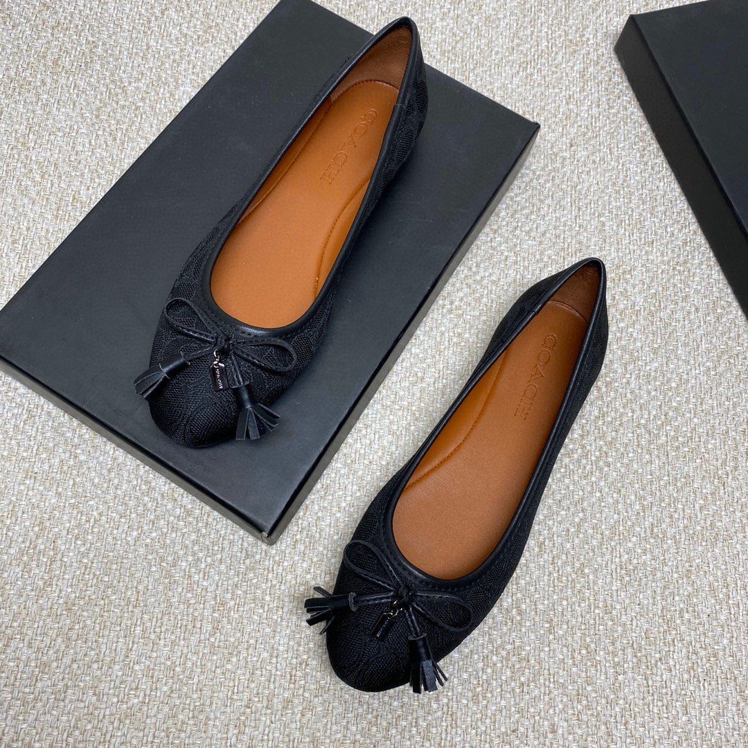 Coach top classic flats