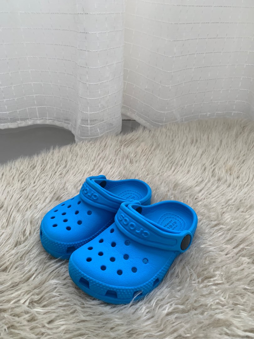 Half crocs store