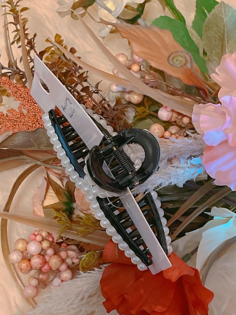 DAISO® JAPAN Women's Hair Accessories Headpiece Claw Clip Pearl Tone