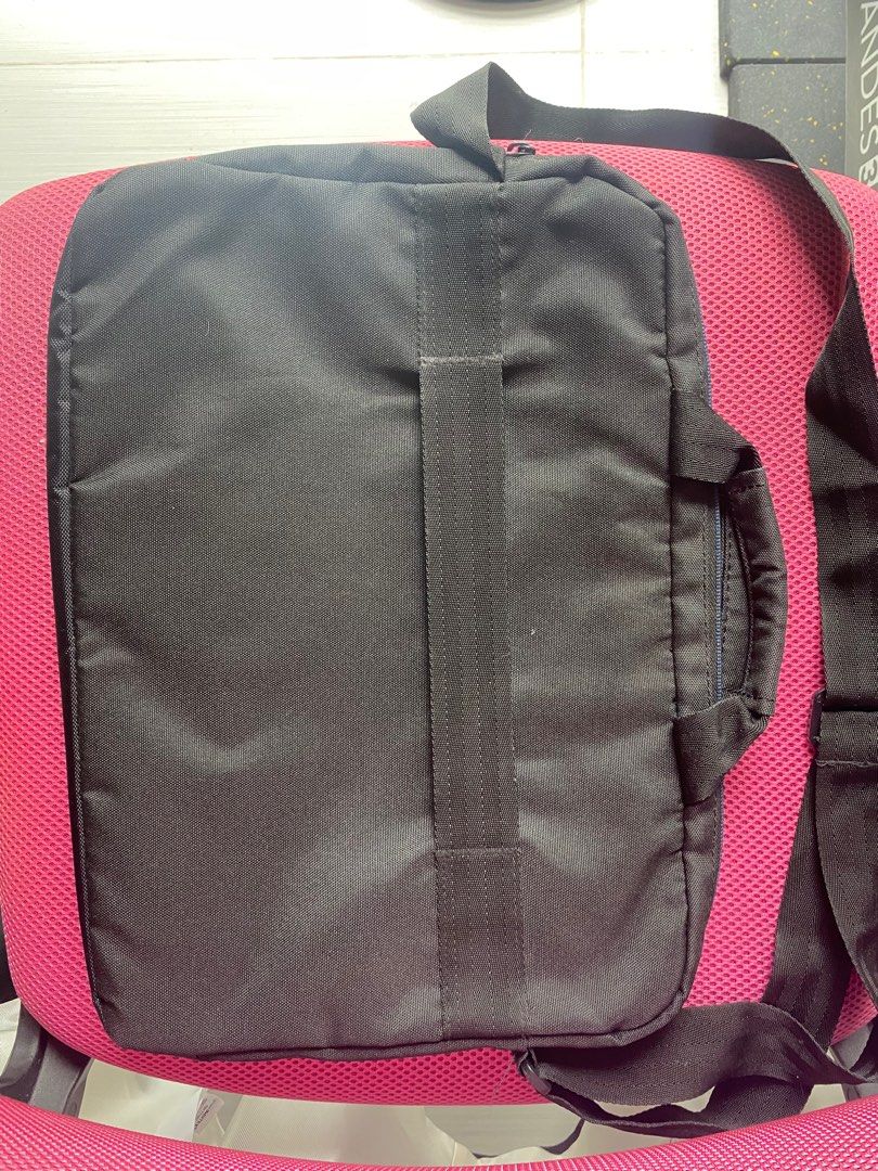 Dell Laptop bag (Category: Laptop Bags & Sleeves) located in Rizal. Submitted by brandedclosetsale (Listing ID 1247567501, Image 2). Description: Dell Laptop Bag Used once Price negotiable .