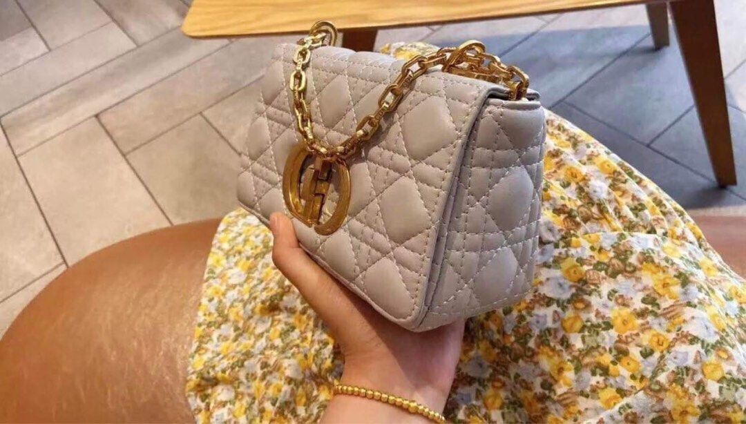 DIOR Caro Bag (Category: Luxury Bags & Wallets) located in Lucena. Submitted by fashioncult.ph (Listing ID 1247634140, Image 2). Description: DIOR Caro Bag 👉🏻complete inclusion box & dustbag 👉🏻RFS: gifted to me not able to use, had so much bags 👉🏻low ballers will automatically blocked 👉🏻shipping fee shouldered by the buyer 👉🏻MOP: GCASH/BDO .