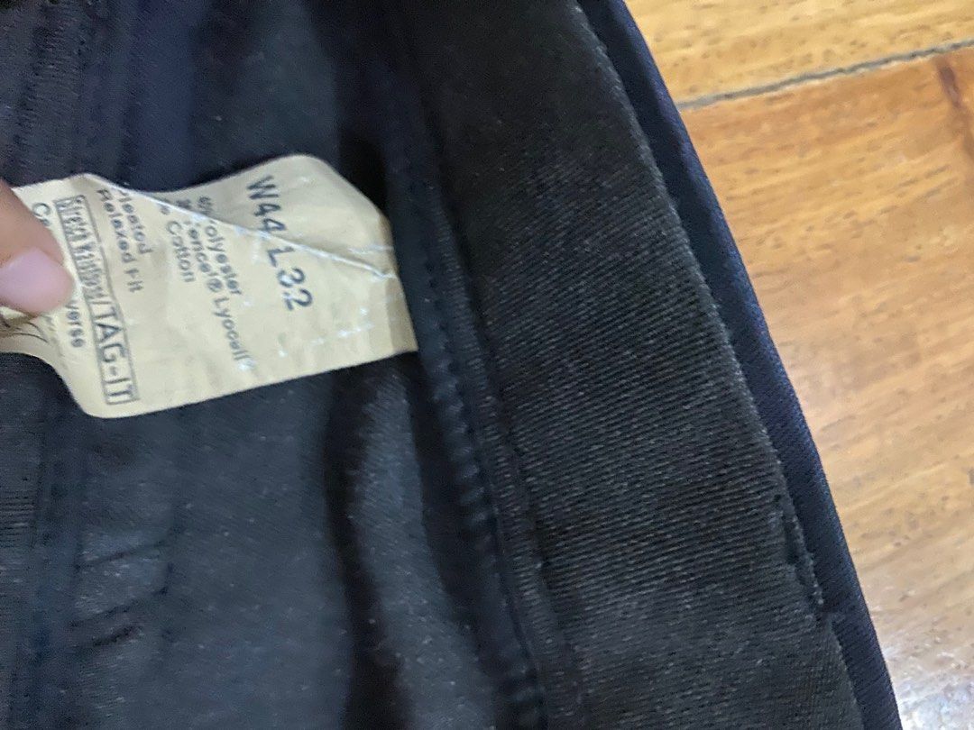 DOCKERS 44/32 FORMAL PANTS (Category: Trousers) located in Taguig. Submitted by bargainbuddies2021 (Listing ID 1247586821, Image 3). Description: Formal pants no damage Size 44/32 Plus size hard to find Deep blue color.
