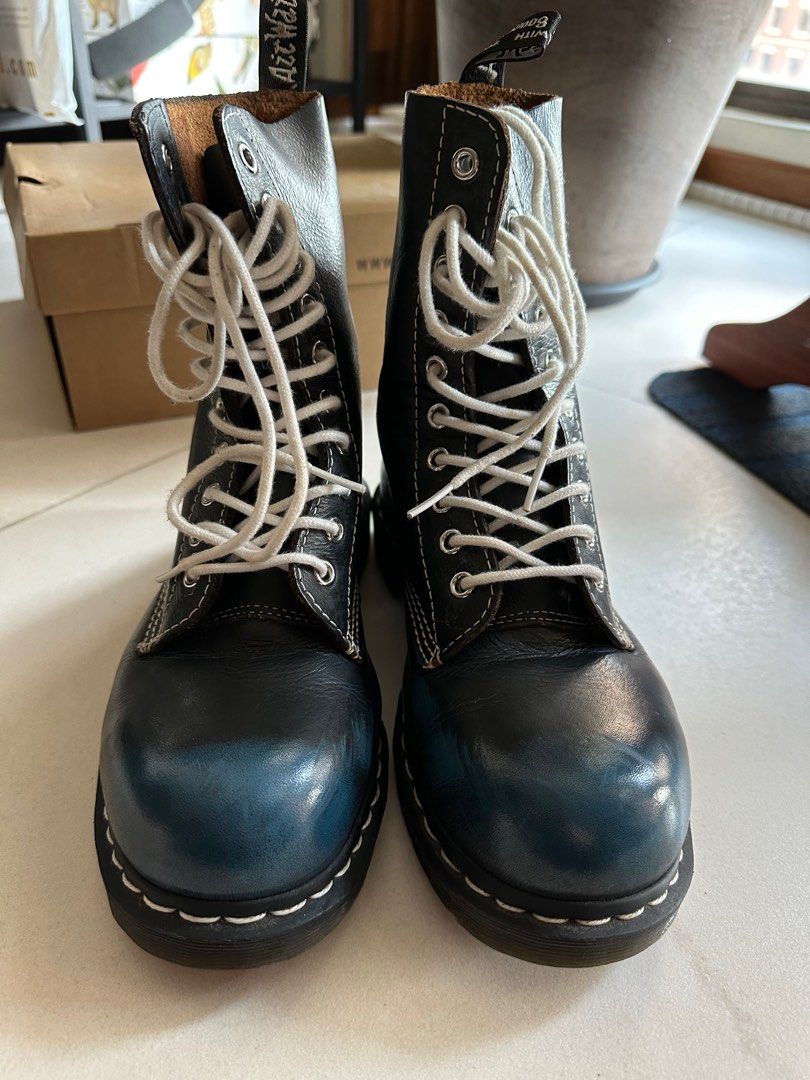 Dr Martens Boots in Ombre Blue Black