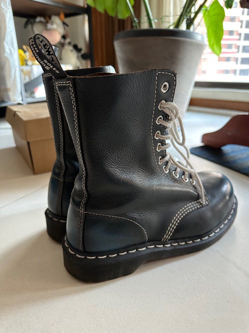 Dr Martens Boots in Ombre Blue Black Women s Fashion Footwear Boots on Carousell
