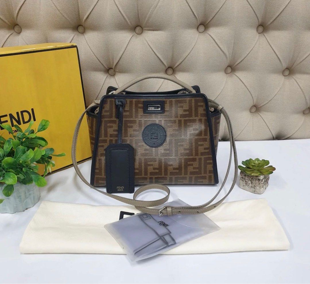 Fendi mini peekaboo (Category: Luxury Bags & Wallets) located in Santa Ana. Submitted by astonandariana (Listing ID 1247647185, Image 2). Description: .