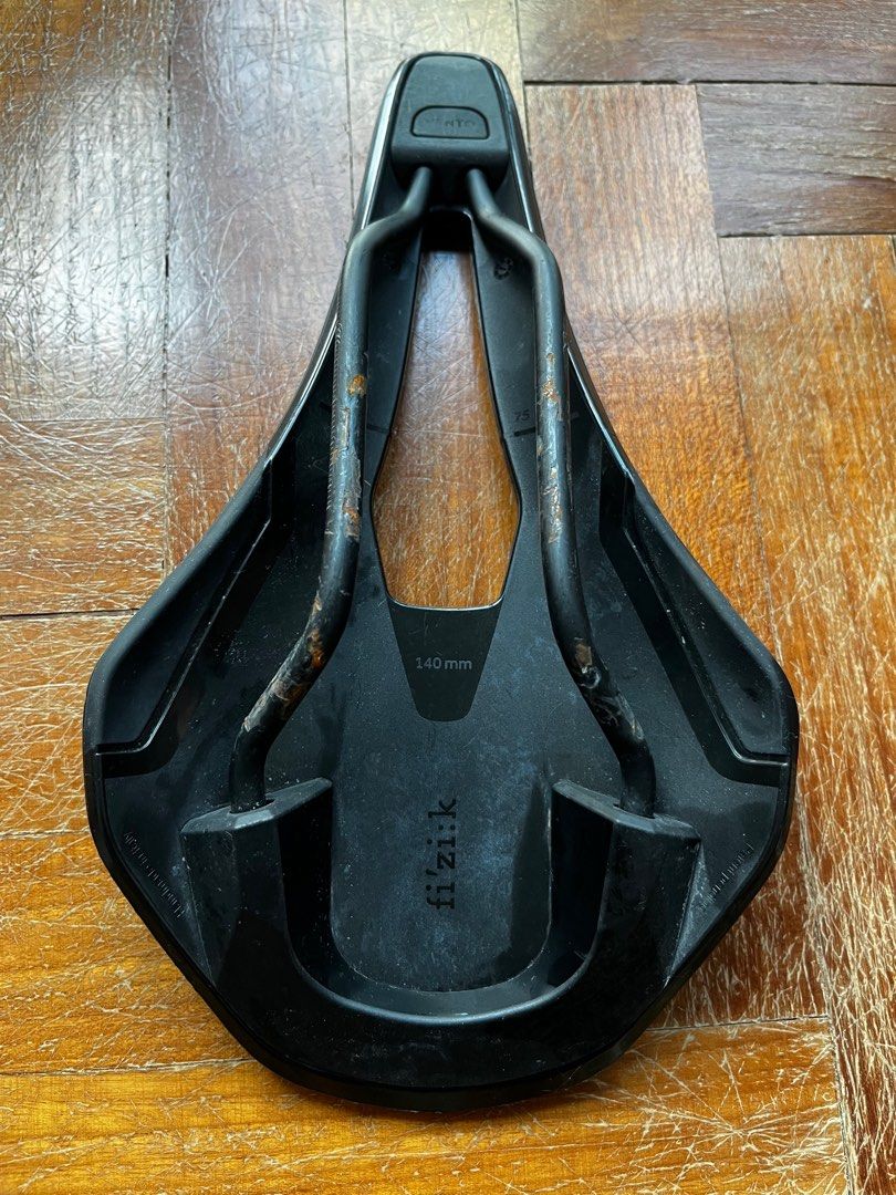 fizik short nose saddle