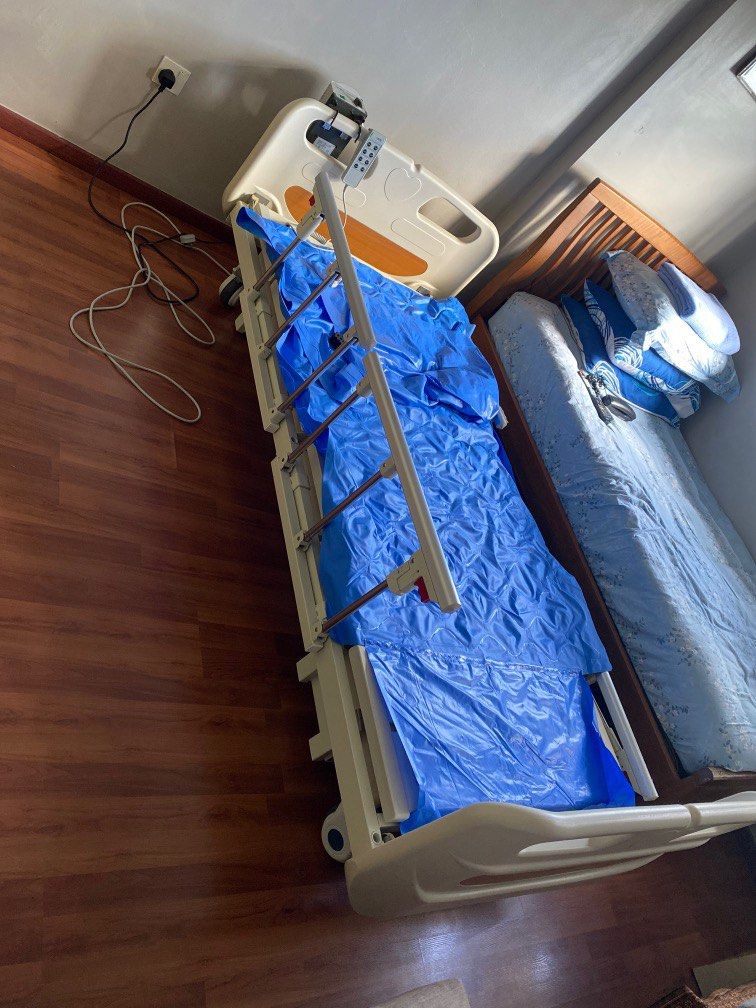 Foldable hospital mattress + Free hospital bed + Free compression air mattress, Health