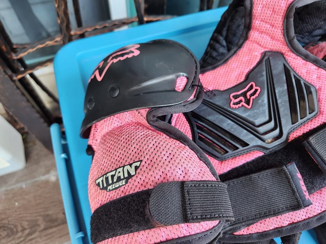Fox Racing Chest Elbow Knee Protector Guard Glove Kids Youth bike strider stacyc like leatt tld KTM MTB crf50 motocross mx dh dj (Category: Motorcycle Apparel) located in Singapore. Submitted by tanszeyang (Listing ID 1247562991, Image 3). Description: Authentic Fox Racing protective gears. Would probably fit kids up to 8-9yrs old. In great condition, lots of life left. Usual scuffs and wear marks but would not affect form fit or function. Can me