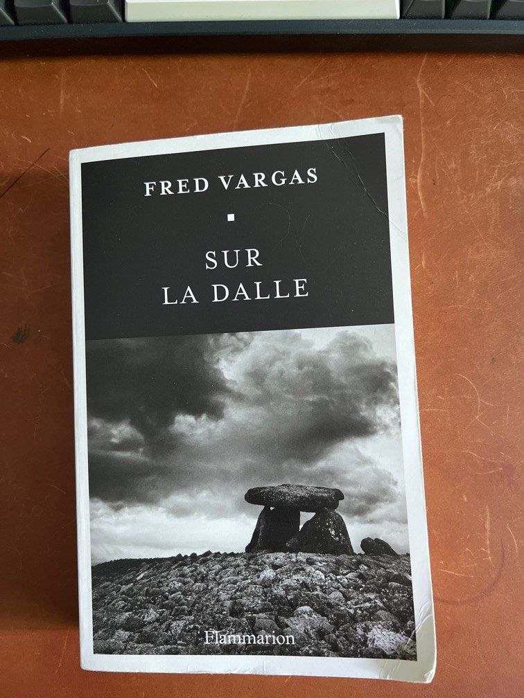 Fred Vargas Sur La Dalle 2023, 興趣及遊戲, 書本 & 文具, 小說 & 故事書 Carousell Fred Vargas Sur La Dalle 2023, 興趣及遊戲, 書本 & 文具, 小說 & 故事書 Carousell