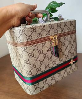 Gucci cosmetic bag women/men beauty bag, Luxury, Bags & Wallets on Carousell