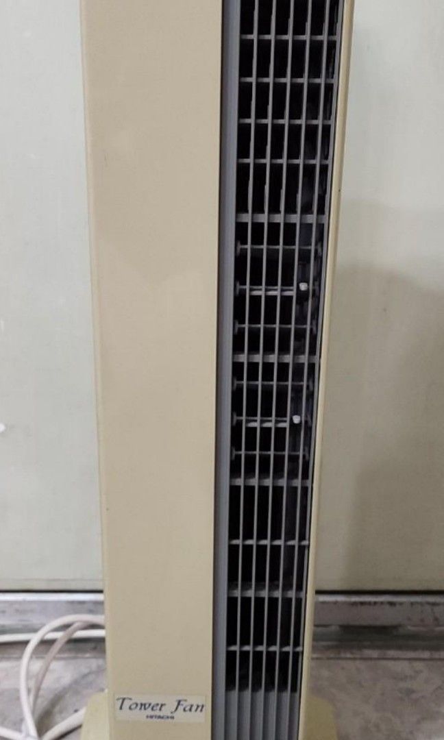 Hitachi Tower Fan, 傢俬＆家居, 燈飾及風扇, 風扇 Carousell