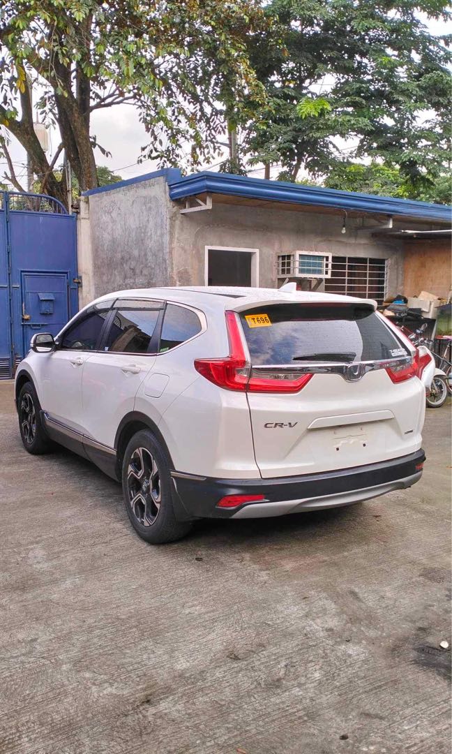 Honda CRV V variant top of the line Auto on Carousell