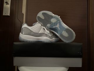（分類：）位於 。 由 NewSneakers 提交（商品編號 1247664884，圖片 1）。簡介： 。