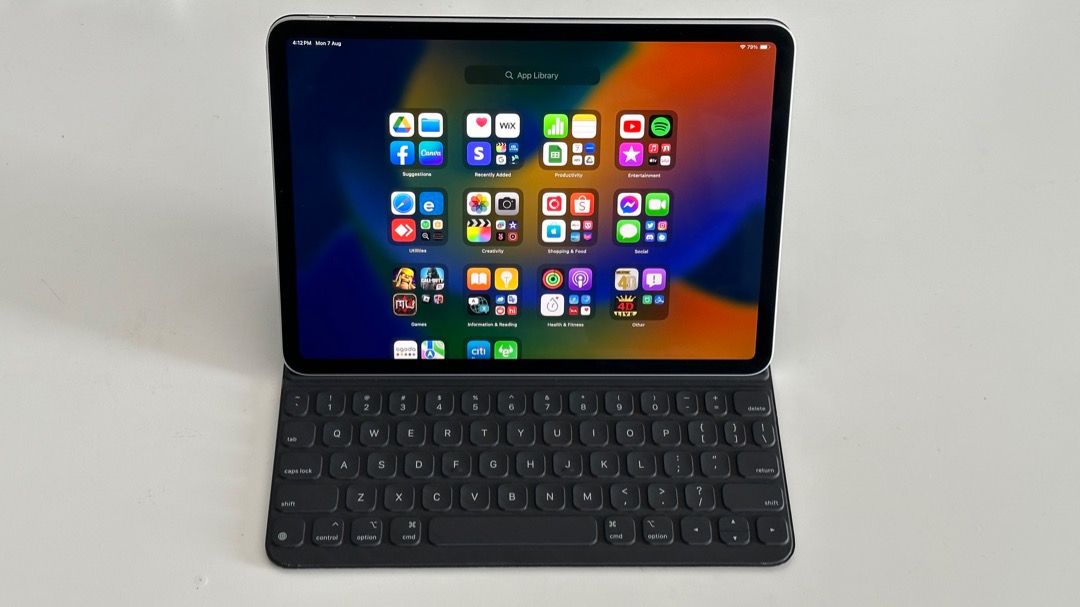 iPad Pro 11インチ 128GB & Smart keyboard-