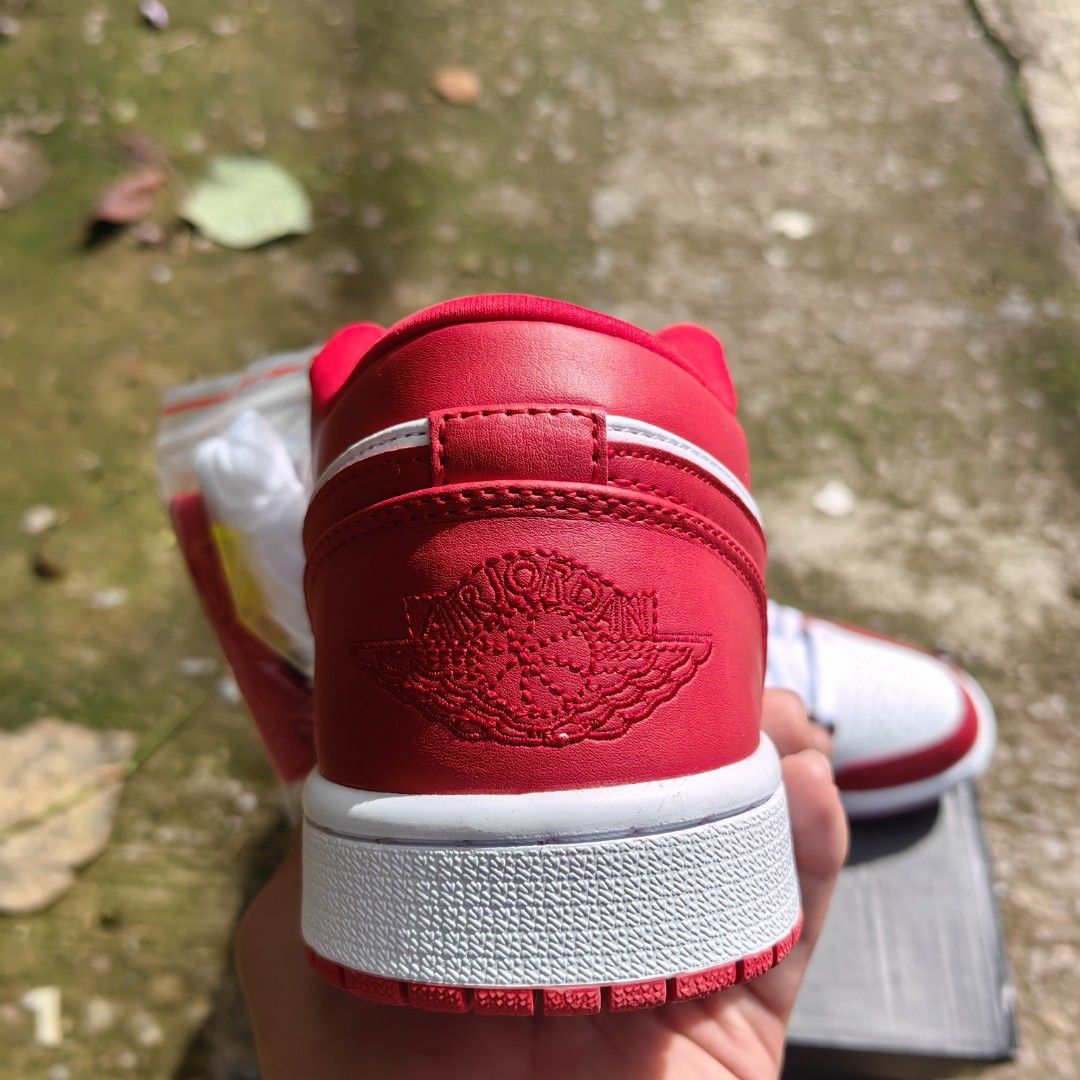 j1 gym red