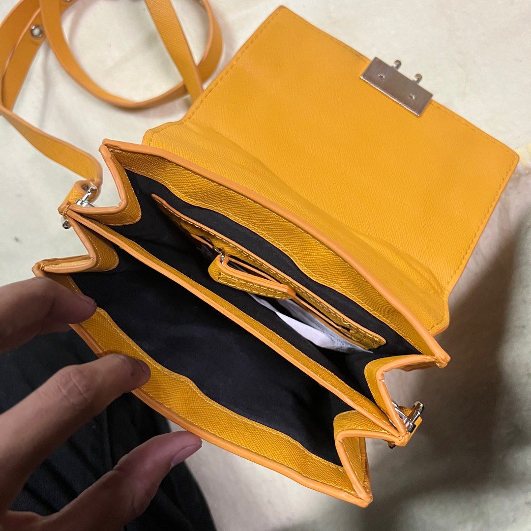 JACQUEMUS Sling Bag, Women's Fashion, Bags & Wallets, Shoulder Bags on