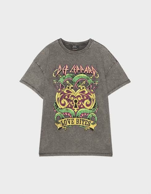 Kaos Band Bershka Oversize x Def Leppard