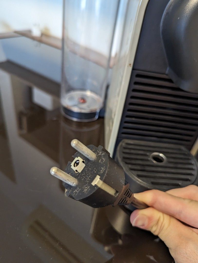 Krups Nespresso Coffee Machine XN250, TV & Home Appliances, Kitchen