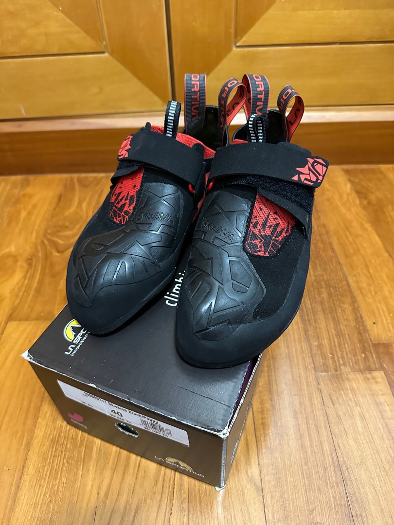 Skwama red sale