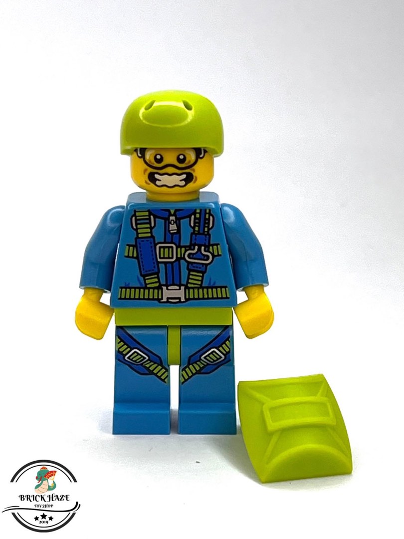 Lego best sale skydiver minifigure